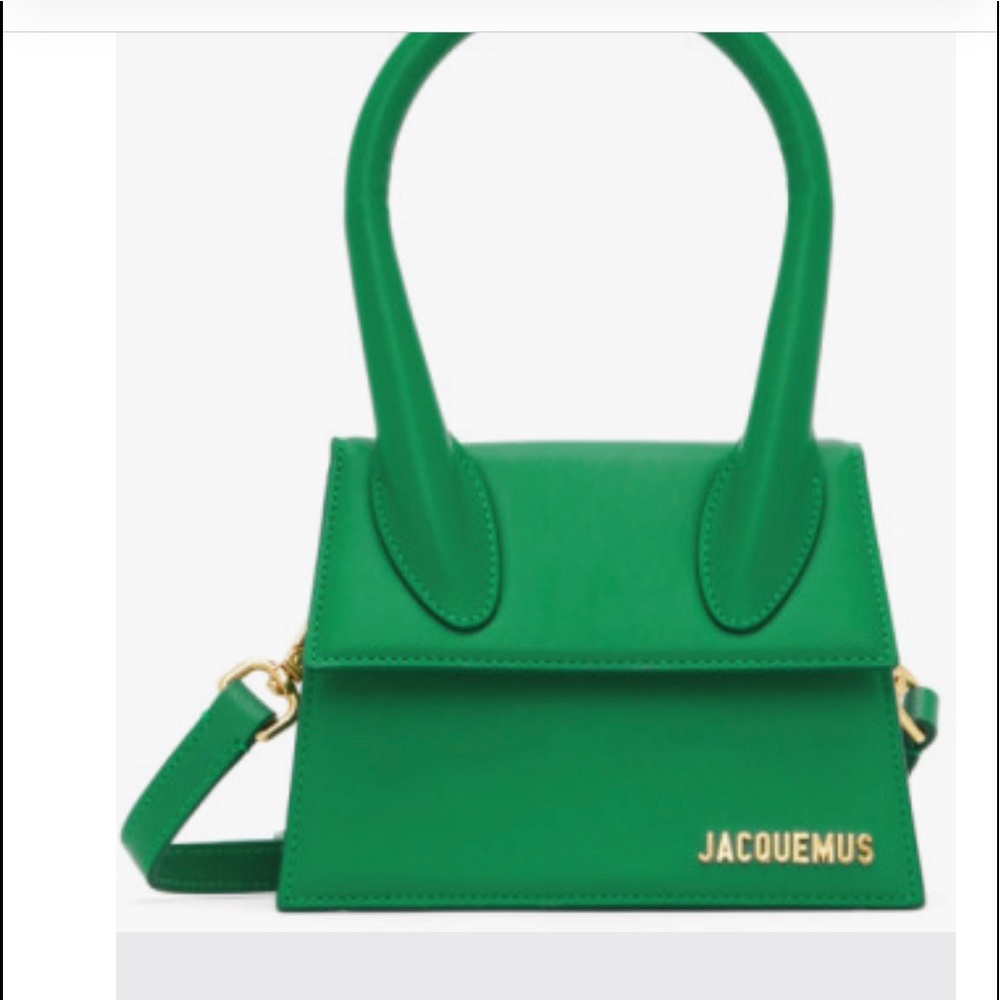 - Jacquemus Moyen bag.
